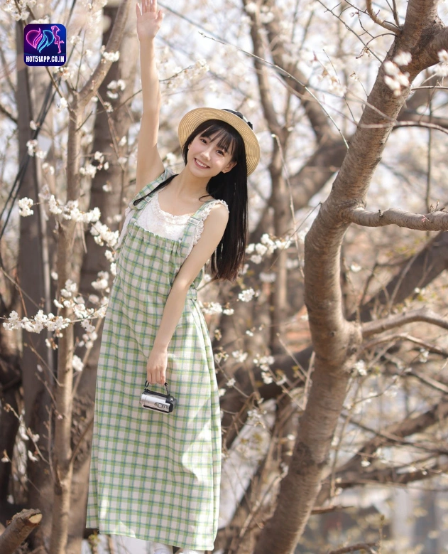 Yi Ke Hao Star Chinese Livestream Hot51: Revolutionizing Live Streaming Entertainment Charming and Pretty girl. 1 - Hot51 Yi Ke Hao-hot51