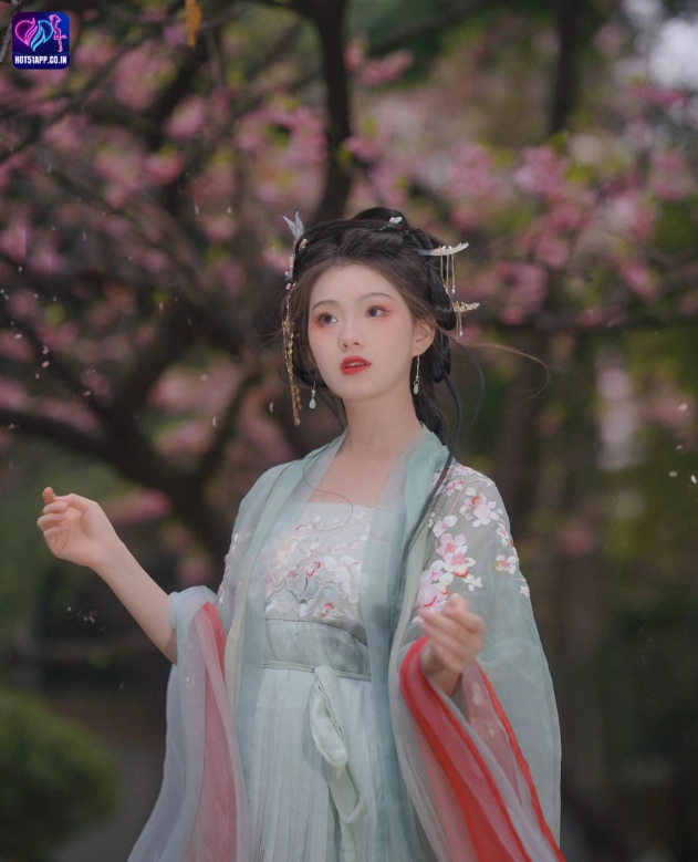 The Rise of Yue Li Star: A New Era in Chinese Livestreaming 6 - Hot51 Yue Li-hotlive51